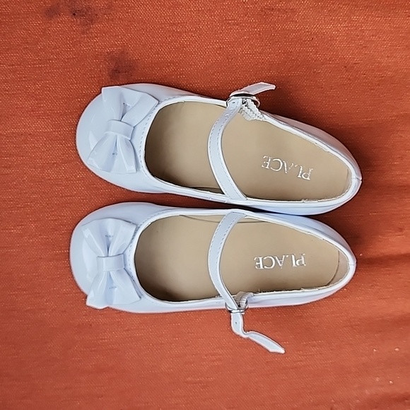 The Children's Place Other - Children's Place Girls White Dress Shoe